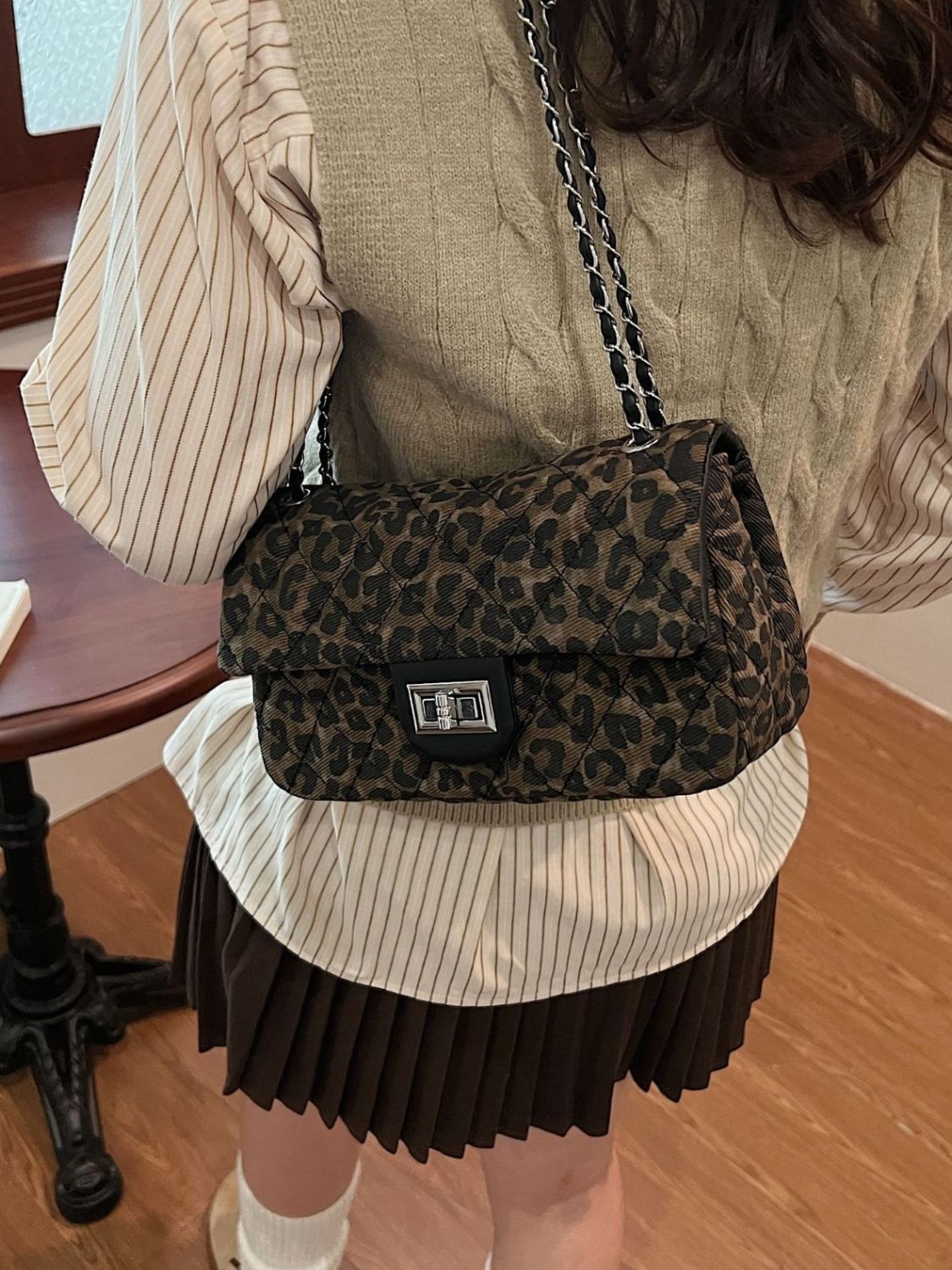 Rhombus Twist-Lock Shoulder Bag