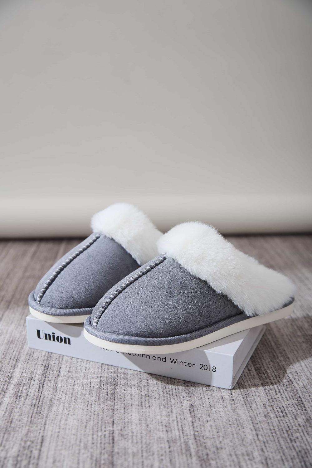 Faux Fur Round Toe Slippers