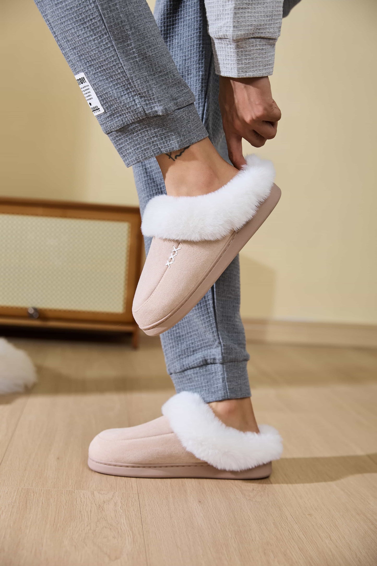 Fluff Trim Round Toe Flat Slippers